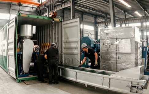 Expédition vers l'Indonésie d'une unité intégrée de 2,5 tonnes pour la transformation de déchets plastiques en diesel et essence